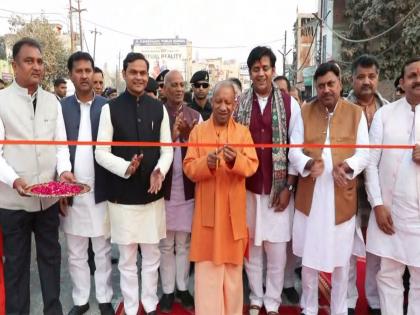 Uttar Pradesh CM inaugurates railway overbridge and flyover in Gorakhpur, calls it "new gift" for state | Uttar Pradesh CM inaugurates railway overbridge and flyover in Gorakhpur, calls it "new gift" for state Uttar Pradesh CM inaugurates railway overbridge and flyover in Gorakhpur, calls it "new gift" for state | Uttar Pradesh CM inaugurates railway overbridge and flyover in Gorakhpur, calls it "new gift" for state