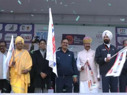 Rajasthan: CM Bhajan Lal Sharma inaugurates 17th AU Jaipur Marathon | Rajasthan: CM Bhajan Lal Sharma inaugurates 17th AU Jaipur Marathon Rajasthan: CM Bhajan Lal Sharma inaugurates 17th AU Jaipur Marathon | Rajasthan: CM Bhajan Lal Sharma inaugurates 17th AU Jaipur Marathon