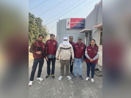 Delhi Police Crime Branch bust traffic extortion and fraud syndicate, 2 arrested | Delhi Police Crime Branch bust traffic extortion and fraud syndicate, 2 arrested Delhi Police Crime Branch bust traffic extortion and fraud syndicate, 2 arrested | Delhi Police Crime Branch bust traffic extortion and fraud syndicate, 2 arrested