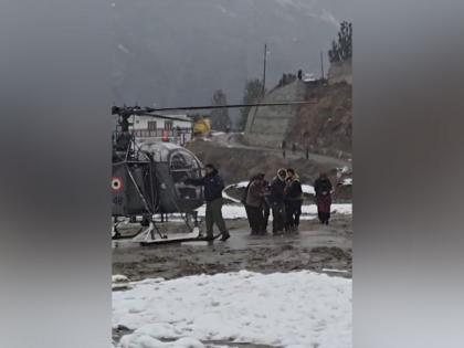 IAF airlifts paralysed woman, after snowfall blocks Himachal roads | IAF airlifts paralysed woman, after snowfall blocks Himachal roads IAF airlifts paralysed woman, after snowfall blocks Himachal roads | IAF airlifts paralysed woman, after snowfall blocks Himachal roads