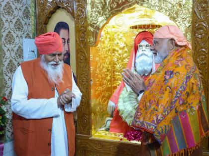 Punjab: PM Modi meets Sant Niranjan Dass at Dera Sachkhand Ballan on Guru Ravidas Jayanti | Punjab: PM Modi meets Sant Niranjan Dass at Dera Sachkhand Ballan on Guru Ravidas Jayanti Punjab: PM Modi meets Sant Niranjan Dass at Dera Sachkhand Ballan on Guru Ravidas Jayanti | Punjab: PM Modi meets Sant Niranjan Dass at Dera Sachkhand Ballan on Guru Ravidas Jayanti
