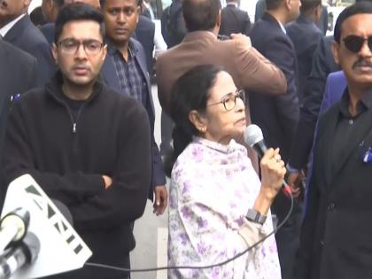 "Feudal system is still in operation in Delhi": West Bengal CM meets families affected by SIR in Banga Bhavan | "Feudal system is still in operation in Delhi": West Bengal CM meets families affected by SIR in Banga Bhavan "Feudal system is still in operation in Delhi": West Bengal CM meets families affected by SIR in Banga Bhavan | "Feudal system is still in operation in Delhi": West Bengal CM meets families affected by SIR in Banga Bhavan