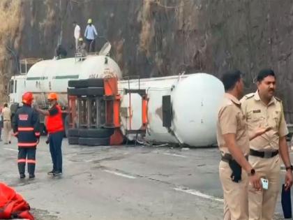 Maharashtra: Chemical tanker overturns at Khandala Ghat, Mumbai-Pune highway choked for over 24 hours | Maharashtra: Chemical tanker overturns at Khandala Ghat, Mumbai-Pune highway choked for over 24 hours Maharashtra: Chemical tanker overturns at Khandala Ghat, Mumbai-Pune highway choked for over 24 hours | Maharashtra: Chemical tanker overturns at Khandala Ghat, Mumbai-Pune highway choked for over 24 hours