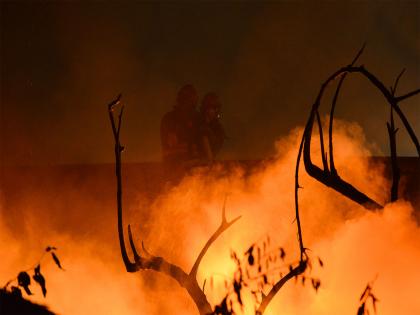 Massive fire breaks out at NDMC godown in Safdarjung; Traffic alert issued | Massive fire breaks out at NDMC godown in Safdarjung; Traffic alert issued Massive fire breaks out at NDMC godown in Safdarjung; Traffic alert issued | Massive fire breaks out at NDMC godown in Safdarjung; Traffic alert issued