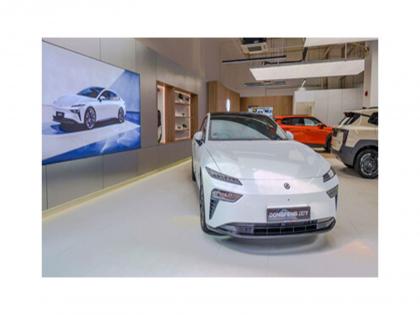 Carro deepens its Brand New Car strategy, expands product line as it becomes Dongfeng Motor Corporation's newest authorised dealer in Singapore and Malaysia | Carro deepens its Brand New Car strategy, expands product line as it becomes Dongfeng Motor Corporation's newest authorised dealer in Singapore and Malaysia Carro deepens its Brand New Car strategy, expands product line as it becomes Dongfeng Motor Corporation's newest authorised dealer in Singapore and Malaysia | Carro deepens its Brand New Car strategy, expands product line as it becomes Dongfeng Motor Corporation's newest authorised dealer in Singapore and Malaysia