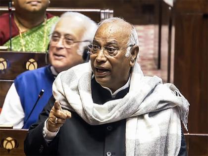 Congress President Mallikarjun Kharge slams Union govt, calls Indo-US trade deal a 'PR-wrapped betrayal' | Congress President Mallikarjun Kharge slams Union govt, calls Indo-US trade deal a 'PR-wrapped betrayal' Congress President Mallikarjun Kharge slams Union govt, calls Indo-US trade deal a 'PR-wrapped betrayal' | Congress President Mallikarjun Kharge slams Union govt, calls Indo-US trade deal a 'PR-wrapped betrayal'