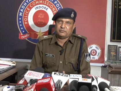 MP: Four, including 2 policemen held in relation to loot case in Indore, investigation underway | MP: Four, including 2 policemen held in relation to loot case in Indore, investigation underway MP: Four, including 2 policemen held in relation to loot case in Indore, investigation underway | MP: Four, including 2 policemen held in relation to loot case in Indore, investigation underway