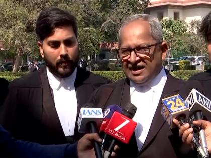 Legal experts deconstruct Supreme Court hearing over 'Ghooskhor Pandat' row | Legal experts deconstruct Supreme Court hearing over 'Ghooskhor Pandat' row Legal experts deconstruct Supreme Court hearing over 'Ghooskhor Pandat' row | Legal experts deconstruct Supreme Court hearing over 'Ghooskhor Pandat' row