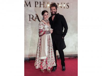 "Hopelessly in love with you": Riteish Deshmukh celebrates 24 years of togetherness with his 'Baiko' Genelia | "Hopelessly in love with you": Riteish Deshmukh celebrates 24 years of togetherness with his 'Baiko' Genelia "Hopelessly in love with you": Riteish Deshmukh celebrates 24 years of togetherness with his 'Baiko' Genelia | "Hopelessly in love with you": Riteish Deshmukh celebrates 24 years of togetherness with his 'Baiko' Genelia