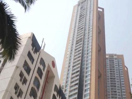 Mumbai: Fire breaks out on 9th floor of 45-storey building in Goregaon East | Mumbai: Fire breaks out on 9th floor of 45-storey building in Goregaon East Mumbai: Fire breaks out on 9th floor of 45-storey building in Goregaon East | Mumbai: Fire breaks out on 9th floor of 45-storey building in Goregaon East