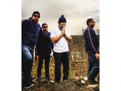 LoP Rahul Gandhi pays respect to 2019 Pulwama attack bravehearts | LoP Rahul Gandhi pays respect to 2019 Pulwama attack bravehearts LoP Rahul Gandhi pays respect to 2019 Pulwama attack bravehearts | LoP Rahul Gandhi pays respect to 2019 Pulwama attack bravehearts