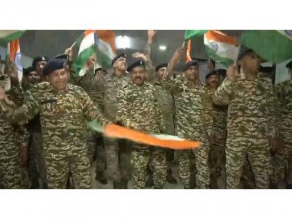 CRPF jawans cheer up for Men in Blue as India faces Pakistan in T20 WC | CRPF jawans cheer up for Men in Blue as India faces Pakistan in T20 WC CRPF jawans cheer up for Men in Blue as India faces Pakistan in T20 WC | CRPF jawans cheer up for Men in Blue as India faces Pakistan in T20 WC