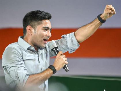 "Instructions being circulated over WhatsApp": TMC's Abhishek Banerjee alleges ECI 'flouting' SC directions | "Instructions being circulated over WhatsApp": TMC's Abhishek Banerjee alleges ECI 'flouting' SC directions "Instructions being circulated over WhatsApp": TMC's Abhishek Banerjee alleges ECI 'flouting' SC directions | "Instructions being circulated over WhatsApp": TMC's Abhishek Banerjee alleges ECI 'flouting' SC directions