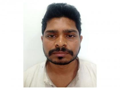 SOG conducts major operation in Kolkata, arrests Rs. 10,000-reward dummy candidate | SOG conducts major operation in Kolkata, arrests Rs. 10,000-reward dummy candidate SOG conducts major operation in Kolkata, arrests Rs. 10,000-reward dummy candidate | SOG conducts major operation in Kolkata, arrests Rs. 10,000-reward dummy candidate