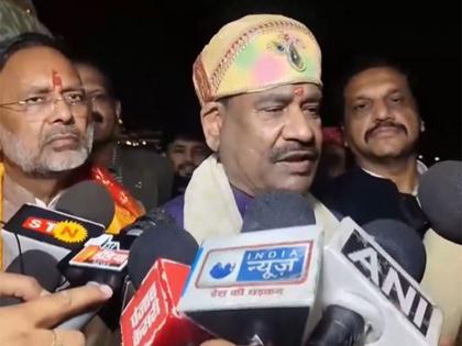 Rajasthan: Om Birla pays tribute to Mother Chambal; performs Aarti and Deepdaan at Kota Mahotsav | Rajasthan: Om Birla pays tribute to Mother Chambal; performs Aarti and Deepdaan at Kota Mahotsav Rajasthan: Om Birla pays tribute to Mother Chambal; performs Aarti and Deepdaan at Kota Mahotsav | Rajasthan: Om Birla pays tribute to Mother Chambal; performs Aarti and Deepdaan at Kota Mahotsav