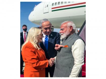 "Saffron" quips PM Modi as Israel PM points to matching colour of Sara Netanyahu's outfit, PM's pocket square | "Saffron" quips PM Modi as Israel PM points to matching colour of Sara Netanyahu's outfit, PM's pocket square "Saffron" quips PM Modi as Israel PM points to matching colour of Sara Netanyahu's outfit, PM's pocket square | "Saffron" quips PM Modi as Israel PM points to matching colour of Sara Netanyahu's outfit, PM's pocket square