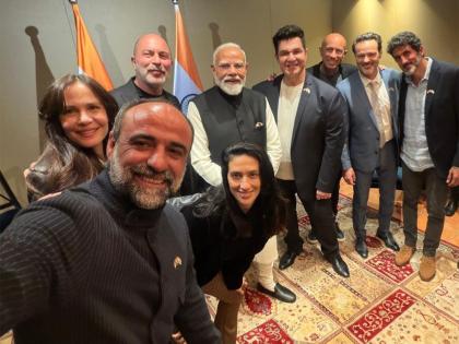 PM Modi meets with team of 'Fauda' in Israel, posts cool selfie | PM Modi meets with team of 'Fauda' in Israel, posts cool selfie PM Modi meets with team of 'Fauda' in Israel, posts cool selfie | PM Modi meets with team of 'Fauda' in Israel, posts cool selfie