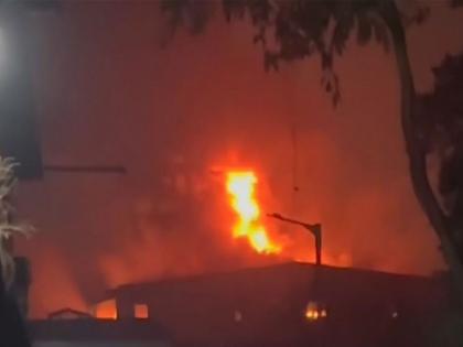 Maharashtra: Massive fire erupts at dyeing company in Bhiwandi, no casualties | Maharashtra: Massive fire erupts at dyeing company in Bhiwandi, no casualties Maharashtra: Massive fire erupts at dyeing company in Bhiwandi, no casualties | Maharashtra: Massive fire erupts at dyeing company in Bhiwandi, no casualties