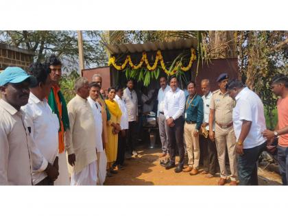 Karnataka: Govt opens barber shop in Gadag for Dalits | Karnataka: Govt opens barber shop in Gadag for Dalits Karnataka: Govt opens barber shop in Gadag for Dalits | Karnataka: Govt opens barber shop in Gadag for Dalits