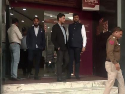 Delhi: Axis Bank at Statesman House receives bomb threat via email | Delhi: Axis Bank at Statesman House receives bomb threat via email Delhi: Axis Bank at Statesman House receives bomb threat via email | Delhi: Axis Bank at Statesman House receives bomb threat via email