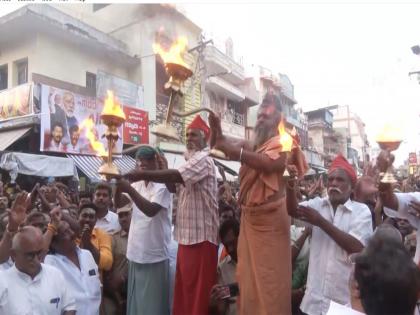Tamil Nadu BJP president Nagendran calls for lighting of Deepathoon at Thiruparankundram Hill | Tamil Nadu BJP president Nagendran calls for lighting of Deepathoon at Thiruparankundram Hill Tamil Nadu BJP president Nagendran calls for lighting of Deepathoon at Thiruparankundram Hill | Tamil Nadu BJP president Nagendran calls for lighting of Deepathoon at Thiruparankundram Hill