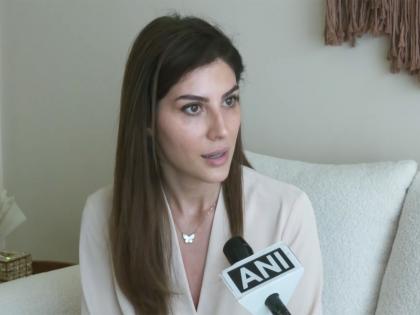 "It's very sad...": Iran-born actor Elnaaz Norouzi condemns protests mourning Khamenei's death | "It's very sad...": Iran-born actor Elnaaz Norouzi condemns protests mourning Khamenei's death "It's very sad...": Iran-born actor Elnaaz Norouzi condemns protests mourning Khamenei's death | "It's very sad...": Iran-born actor Elnaaz Norouzi condemns protests mourning Khamenei's death