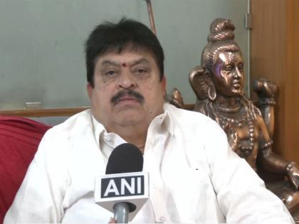 Telangana BJP chief condemns Mamata Banerjee, says protocol breach with President Murmu was deliberate | Telangana BJP chief condemns Mamata Banerjee, says protocol breach with President Murmu was deliberate Telangana BJP chief condemns Mamata Banerjee, says protocol breach with President Murmu was deliberate | Telangana BJP chief condemns Mamata Banerjee, says protocol breach with President Murmu was deliberate