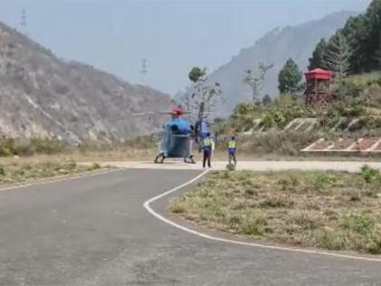 Uttarakhand Governor's helicopter makes emergency landing in Srinagar due to technical glitch | Uttarakhand Governor's helicopter makes emergency landing in Srinagar due to technical glitch Uttarakhand Governor's helicopter makes emergency landing in Srinagar due to technical glitch | Uttarakhand Governor's helicopter makes emergency landing in Srinagar due to technical glitch