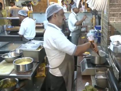 Restaurants turn to induction cooking amid LPG cylinder shortage in Bhopal | Restaurants turn to induction cooking amid LPG cylinder shortage in Bhopal Restaurants turn to induction cooking amid LPG cylinder shortage in Bhopal | Restaurants turn to induction cooking amid LPG cylinder shortage in Bhopal