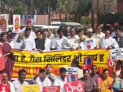 Parliament Budget Session: Opposition continues to protest, alleges LPG shortage | Parliament Budget Session: Opposition continues to protest, alleges LPG shortage Parliament Budget Session: Opposition continues to protest, alleges LPG shortage | Parliament Budget Session: Opposition continues to protest, alleges LPG shortage