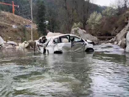 Two killed, two injured after vehicle plunges into river in J-K's Bhaderwah | Two killed, two injured after vehicle plunges into river in J-K's Bhaderwah Two killed, two injured after vehicle plunges into river in J-K's Bhaderwah | Two killed, two injured after vehicle plunges into river in J-K's Bhaderwah