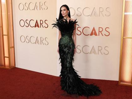 Oscars: Demi Moore steals attention in peacock feathered gown | Oscars: Demi Moore steals attention in peacock feathered gown Oscars: Demi Moore steals attention in peacock feathered gown | Oscars: Demi Moore steals attention in peacock feathered gown