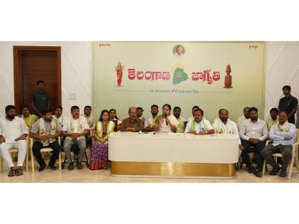 "Stop targeting the poor, Act against powerful:" Telangana Jagruthi President K Kavita slams Hydra Project commissioner | "Stop targeting the poor, Act against powerful:" Telangana Jagruthi President K Kavita slams Hydra Project commissioner "Stop targeting the poor, Act against powerful:" Telangana Jagruthi President K Kavita slams Hydra Project commissioner | "Stop targeting the poor, Act against powerful:" Telangana Jagruthi President K Kavita slams Hydra Project commissioner