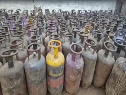 Delhi Police seize 610 LPG cylinders, busts illegal hoarding racket in Mundka | Delhi Police seize 610 LPG cylinders, busts illegal hoarding racket in Mundka Delhi Police seize 610 LPG cylinders, busts illegal hoarding racket in Mundka | Delhi Police seize 610 LPG cylinders, busts illegal hoarding racket in Mundka