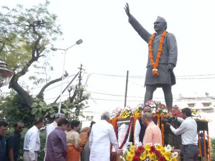 UP CM Yogi Adityanath pays tribute to former CM HN Bahuguna on death anniversary | UP CM Yogi Adityanath pays tribute to former CM HN Bahuguna on death anniversary UP CM Yogi Adityanath pays tribute to former CM HN Bahuguna on death anniversary | UP CM Yogi Adityanath pays tribute to former CM HN Bahuguna on death anniversary