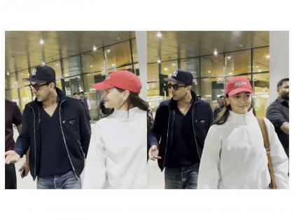 Ranbir Kapoor teases paparazzi at airport, asks "cake nahi laye?" for wife Alia Bhatt | Ranbir Kapoor teases paparazzi at airport, asks "cake nahi laye?" for wife Alia Bhatt Ranbir Kapoor teases paparazzi at airport, asks "cake nahi laye?" for wife Alia Bhatt | Ranbir Kapoor teases paparazzi at airport, asks "cake nahi laye?" for wife Alia Bhatt