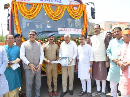 Gujarat CM and Deputy CM flag off 182 new buses for all Assembly constituencies in Gandhinagar | Gujarat CM and Deputy CM flag off 182 new buses for all Assembly constituencies in Gandhinagar Gujarat CM and Deputy CM flag off 182 new buses for all Assembly constituencies in Gandhinagar | Gujarat CM and Deputy CM flag off 182 new buses for all Assembly constituencies in Gandhinagar