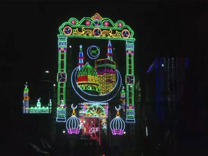 Goripalayam Dargah lights up ahead of Eid in Madurai | Goripalayam Dargah lights up ahead of Eid in Madurai Goripalayam Dargah lights up ahead of Eid in Madurai | Goripalayam Dargah lights up ahead of Eid in Madurai