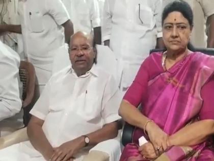 Tamil Nadu: Sasikala meets S Ramadoss amid alliance speculations | Tamil Nadu: Sasikala meets S Ramadoss amid alliance speculations Tamil Nadu: Sasikala meets S Ramadoss amid alliance speculations | Tamil Nadu: Sasikala meets S Ramadoss amid alliance speculations