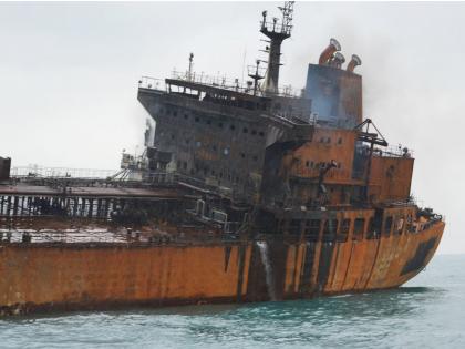 Bulk carrier targeted by "unknown projectile" off UAE coast; crew reported safe | Bulk carrier targeted by "unknown projectile" off UAE coast; crew reported safe Bulk carrier targeted by "unknown projectile" off UAE coast; crew reported safe | Bulk carrier targeted by "unknown projectile" off UAE coast; crew reported safe