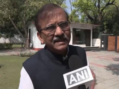 "Bringing officers from outside...this is nothing but an intrusion": Sanjay Raut backs CM Mamata Banerjee's "infiltrator" remarks | "Bringing officers from outside...this is nothing but an intrusion": Sanjay Raut backs CM Mamata Banerjee's "infiltrator" remarks "Bringing officers from outside...this is nothing but an intrusion": Sanjay Raut backs CM Mamata Banerjee's "infiltrator" remarks | "Bringing officers from outside...this is nothing but an intrusion": Sanjay Raut backs CM Mamata Banerjee's "infiltrator" remarks