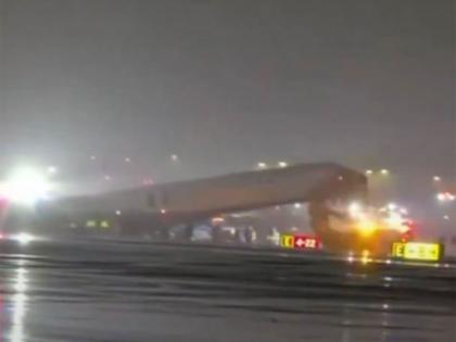 Air Canada Express plane collides with ground vehicle at New York's La Guardia airport | Air Canada Express plane collides with ground vehicle at New York's La Guardia airport Air Canada Express plane collides with ground vehicle at New York's La Guardia airport | Air Canada Express plane collides with ground vehicle at New York's La Guardia airport