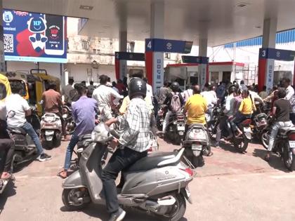 No fuel shortage in Madhya Pradesh, authorities urge public to avoid panic buying | No fuel shortage in Madhya Pradesh, authorities urge public to avoid panic buying No fuel shortage in Madhya Pradesh, authorities urge public to avoid panic buying | No fuel shortage in Madhya Pradesh, authorities urge public to avoid panic buying