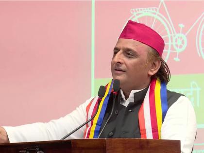 "Ek kachori, ek samosa...ab nahi raha gas par bharosa": Akhilesh Yadav's dig at BJP amid LPG concerns | "Ek kachori, ek samosa...ab nahi raha gas par bharosa": Akhilesh Yadav's dig at BJP amid LPG concerns "Ek kachori, ek samosa...ab nahi raha gas par bharosa": Akhilesh Yadav's dig at BJP amid LPG concerns | "Ek kachori, ek samosa...ab nahi raha gas par bharosa": Akhilesh Yadav's dig at BJP amid LPG concerns