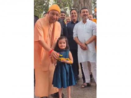 Uttar Pradesh: CM Yogi Adityanath holds 'Janta Darshan' at Gorakhnath temple | Uttar Pradesh: CM Yogi Adityanath holds 'Janta Darshan' at Gorakhnath temple Uttar Pradesh: CM Yogi Adityanath holds 'Janta Darshan' at Gorakhnath temple | Uttar Pradesh: CM Yogi Adityanath holds 'Janta Darshan' at Gorakhnath temple