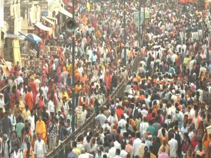 Ayodhya: Security tightens as devotees gather at Ram Mandir on last day of Chaitra Navratri | Ayodhya: Security tightens as devotees gather at Ram Mandir on last day of Chaitra Navratri Ayodhya: Security tightens as devotees gather at Ram Mandir on last day of Chaitra Navratri | Ayodhya: Security tightens as devotees gather at Ram Mandir on last day of Chaitra Navratri