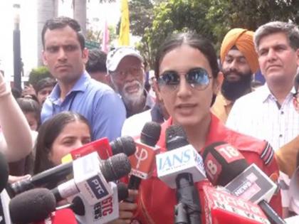 Chandigarh: Surya Kiran Aerobatic Team concludes two-day air show | Chandigarh: Surya Kiran Aerobatic Team concludes two-day air show Chandigarh: Surya Kiran Aerobatic Team concludes two-day air show | Chandigarh: Surya Kiran Aerobatic Team concludes two-day air show