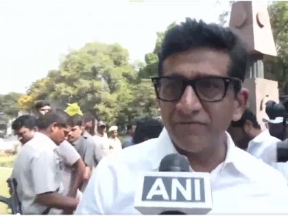 Telangana: BRS protests Revenue Minister's role in alleged illegal mining, demands probe | Telangana: BRS protests Revenue Minister's role in alleged illegal mining, demands probe Telangana: BRS protests Revenue Minister's role in alleged illegal mining, demands probe | Telangana: BRS protests Revenue Minister's role in alleged illegal mining, demands probe