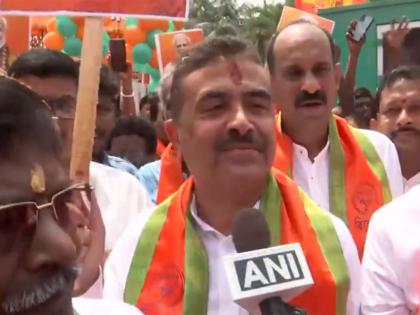 "There is 'Bhagwa tsunami', Lotus will bloom," says Suvendu Adhikari; files nomination as West Bengal polls near | "There is 'Bhagwa tsunami', Lotus will bloom," says Suvendu Adhikari; files nomination as West Bengal polls near "There is 'Bhagwa tsunami', Lotus will bloom," says Suvendu Adhikari; files nomination as West Bengal polls near | "There is 'Bhagwa tsunami', Lotus will bloom," says Suvendu Adhikari; files nomination as West Bengal polls near