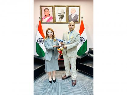 Indian Consul Gen holds talks with IndiGo top brass as Kolkata-Shanghai flights commence | Indian Consul Gen holds talks with IndiGo top brass as Kolkata-Shanghai flights commence Indian Consul Gen holds talks with IndiGo top brass as Kolkata-Shanghai flights commence | Indian Consul Gen holds talks with IndiGo top brass as Kolkata-Shanghai flights commence